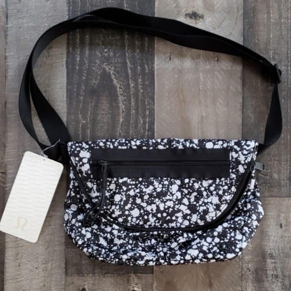 NWT Lululemon Festival Bag 5L - Picture 5 of 7